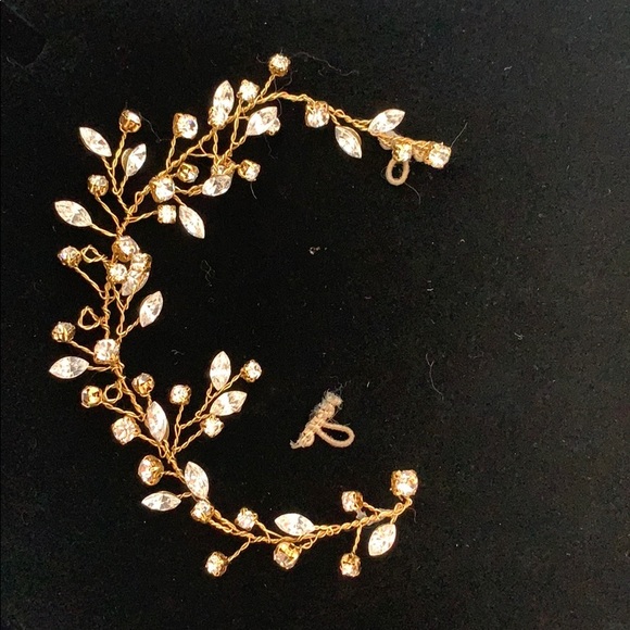 Gold and crystal hair accessory